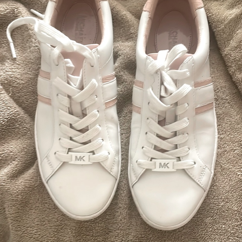 In excellent condition only used them three times for like a hour